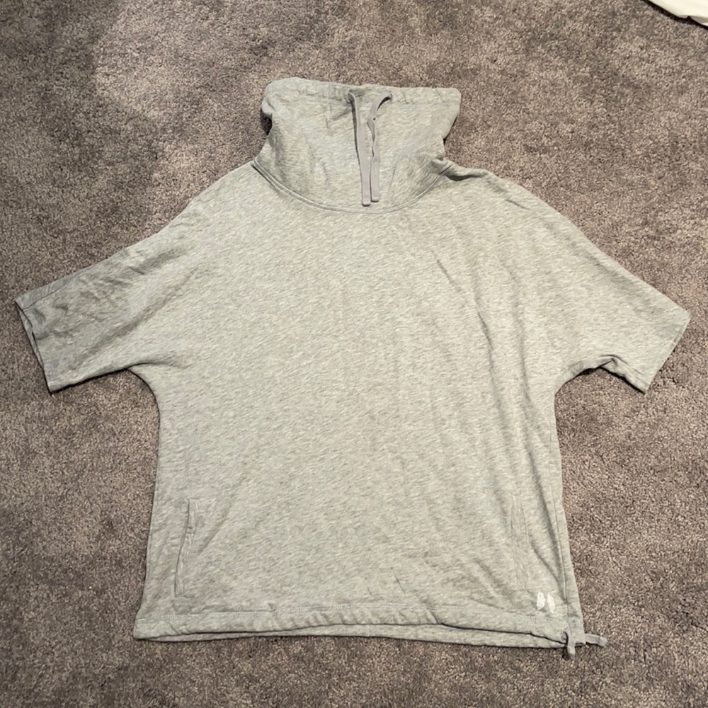 Short sleeve vs sweatshirt